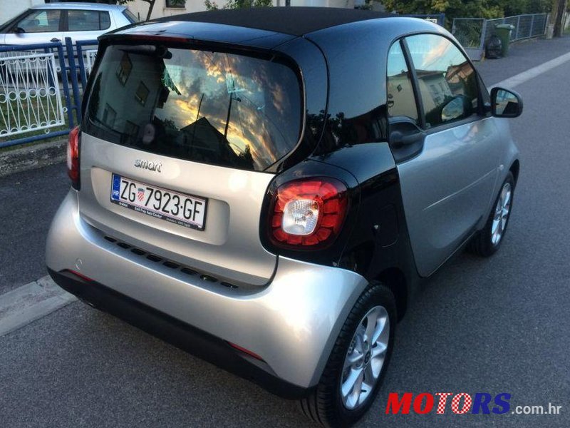 2017' Smart Fortwo Coupe photo #2