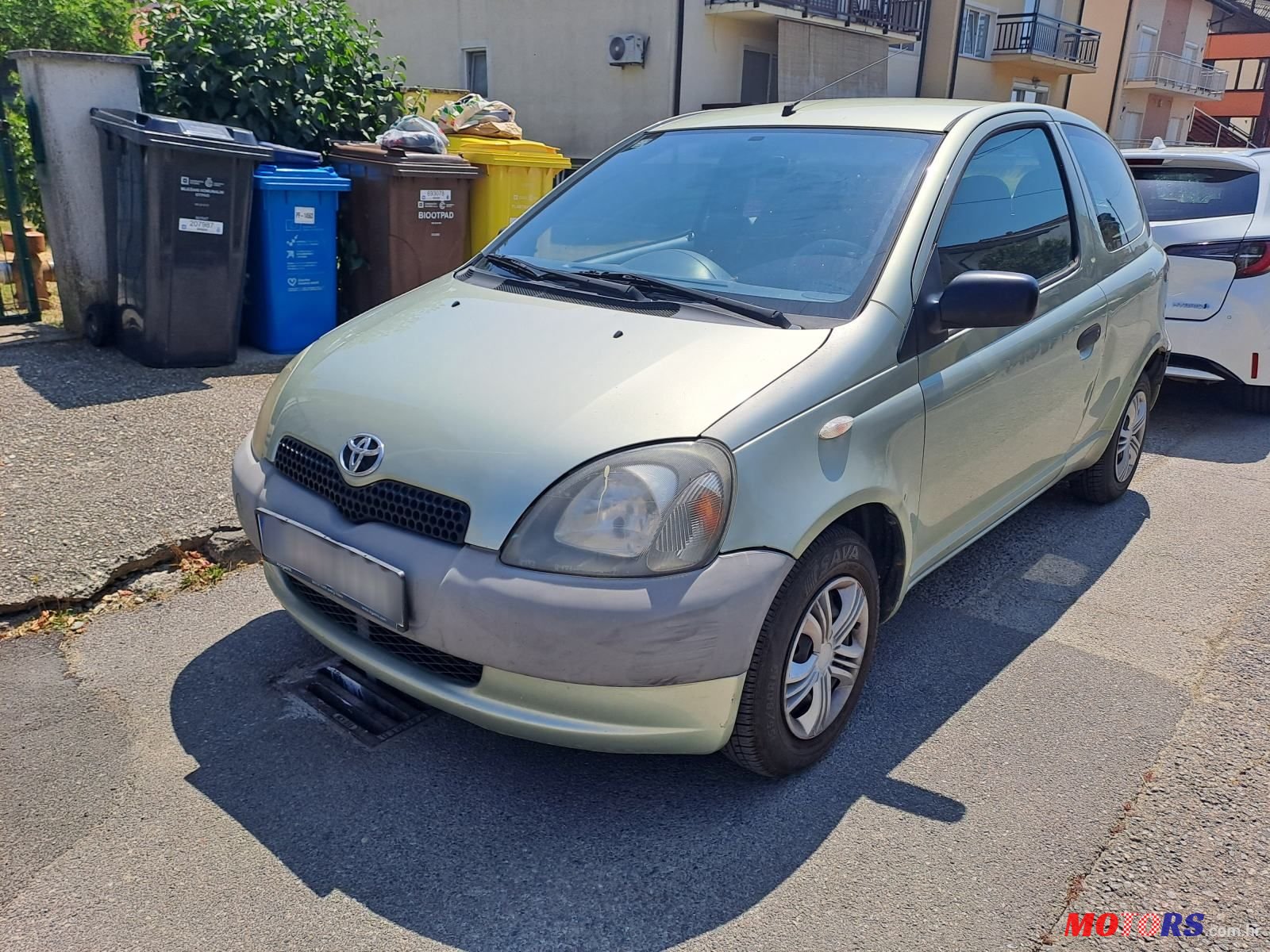 2002' Toyota Yaris 1,0 Vvt-I photo #3