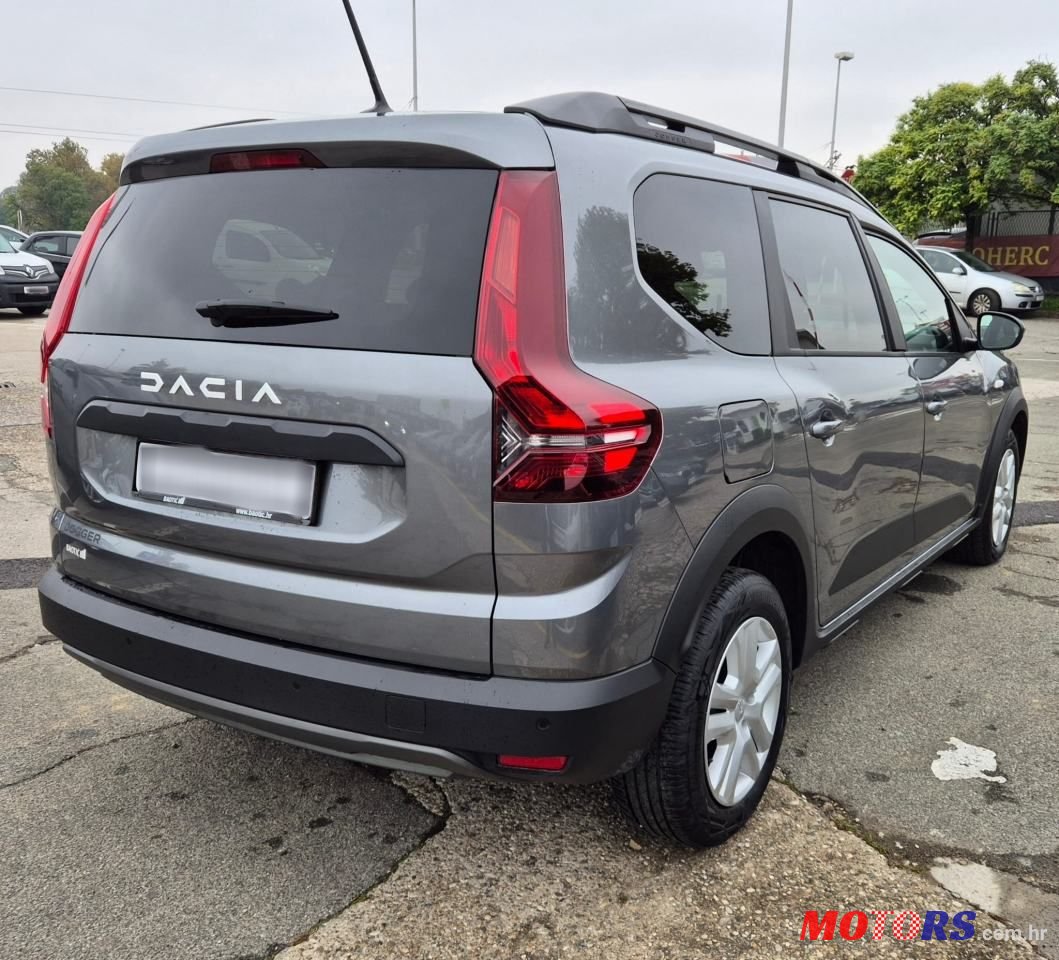 2024' Dacia Jogger photo #5