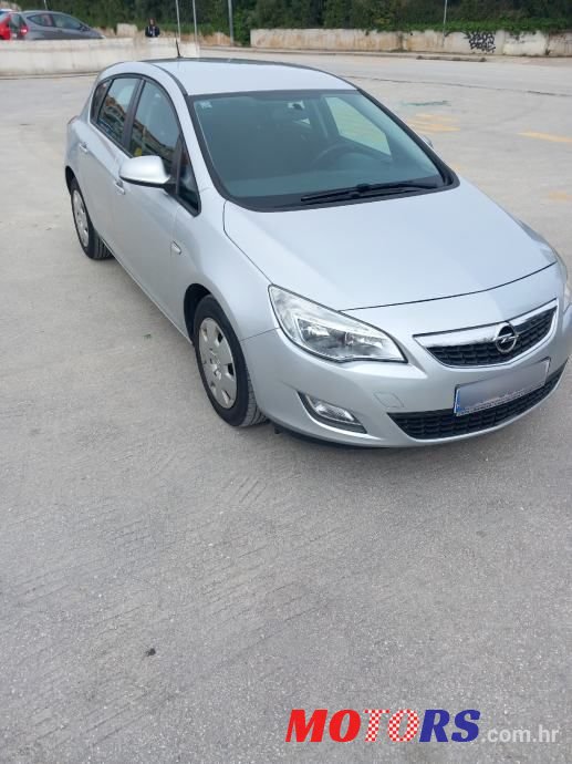 2012' Opel Astra 1,7 Cdti photo #5