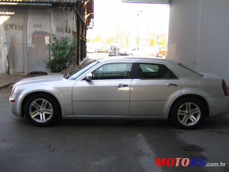 2007' Chrysler 300C photo #1