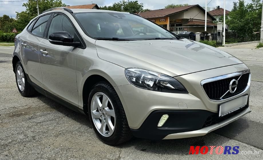 2017' Volvo V40 Cross Country D2 photo #1