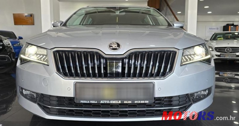 2019' Skoda Superb Combi photo #3