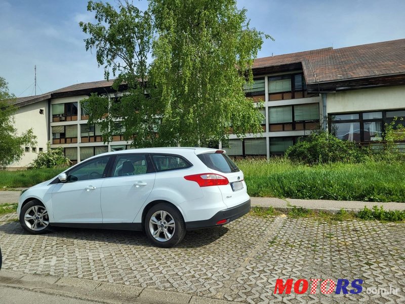 2012' Ford Focus Karavan photo #3