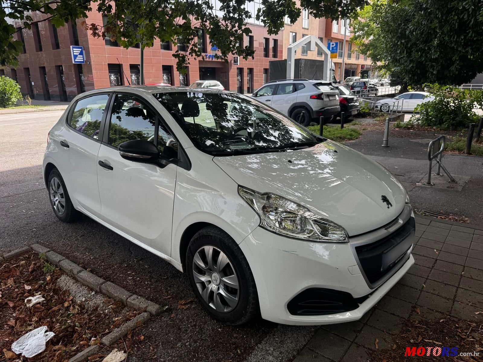 2015' Peugeot 208 1,6 Bluehdi photo #2