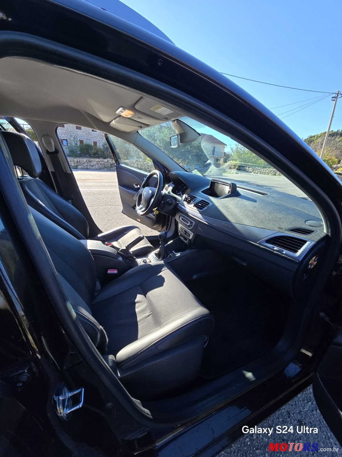 2015' Renault Megane Grandtour photo #3