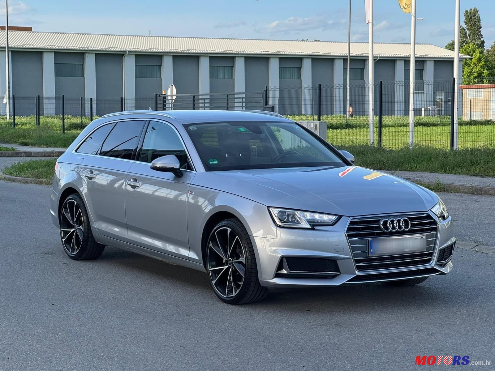2019' Audi A4 Avant photo #3