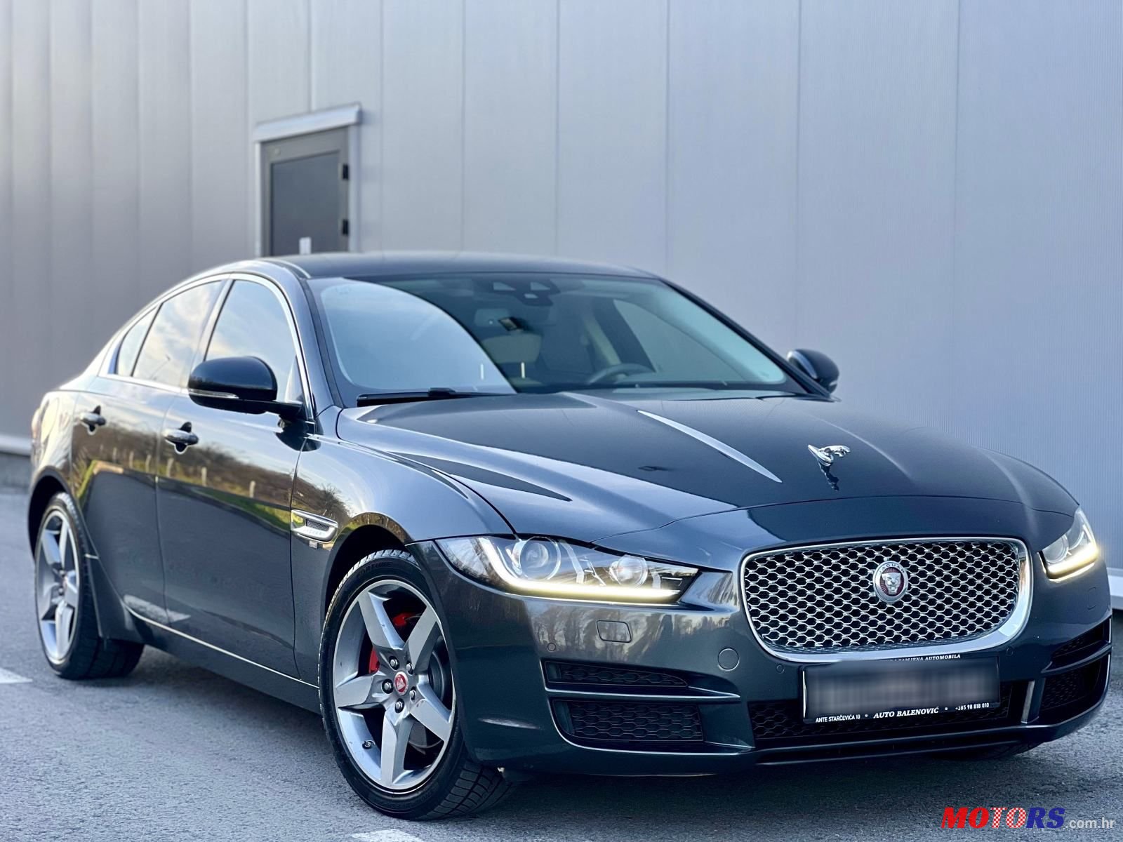 2016' Jaguar XE 2.0 Diesel Portfolio photo #1