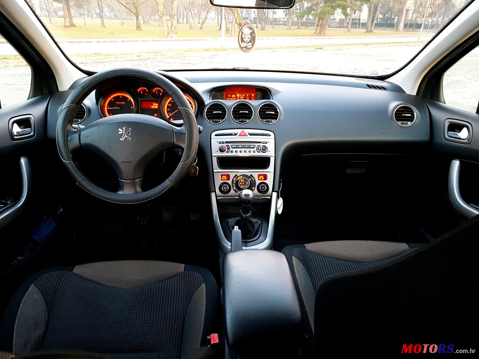 2007' Peugeot 308 Model: Premium photo #6
