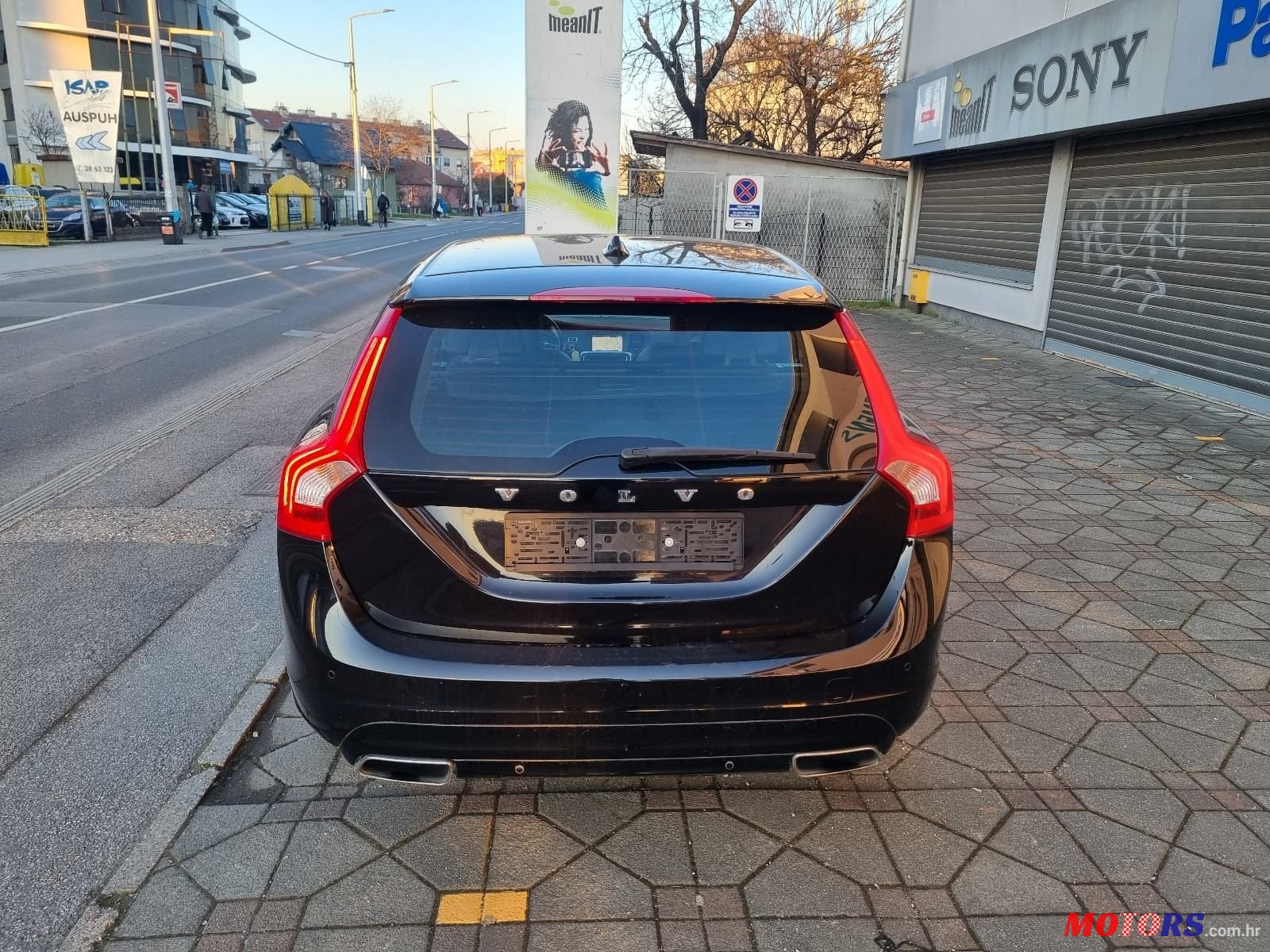 2017' Volvo V60 D2 photo #6