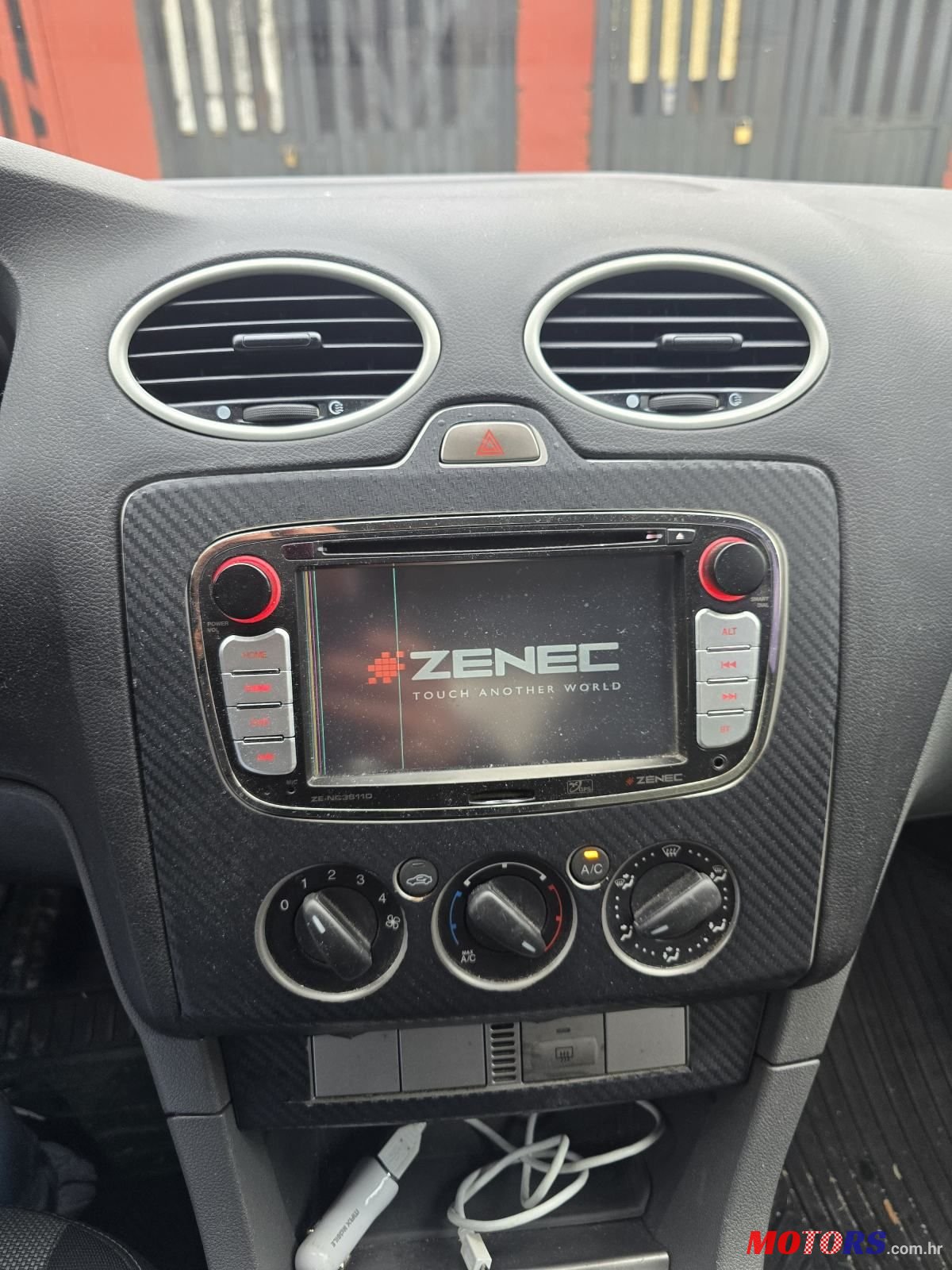 2011' Ford Focus 1,6 photo #4