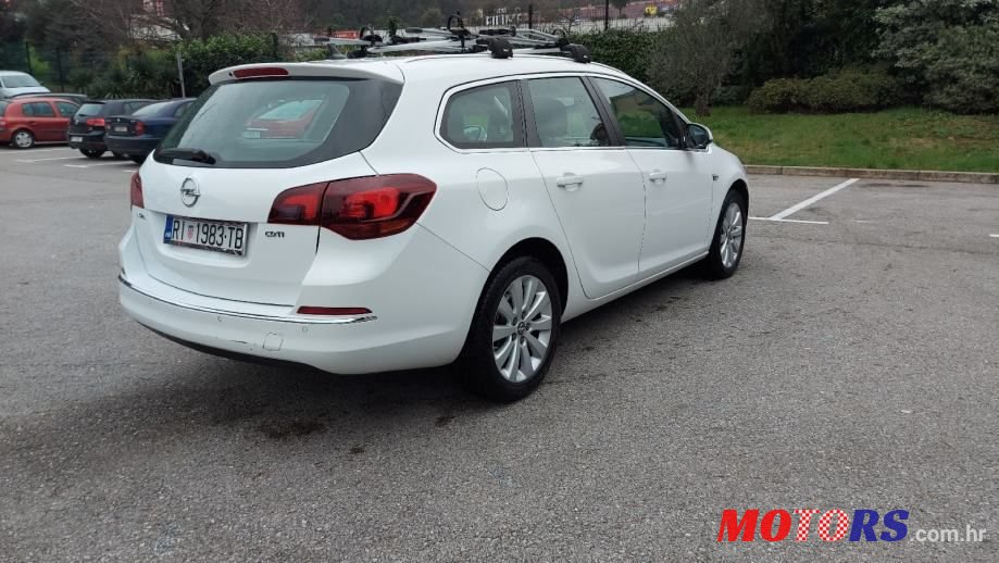 2015' Opel Astra Karavan photo #6