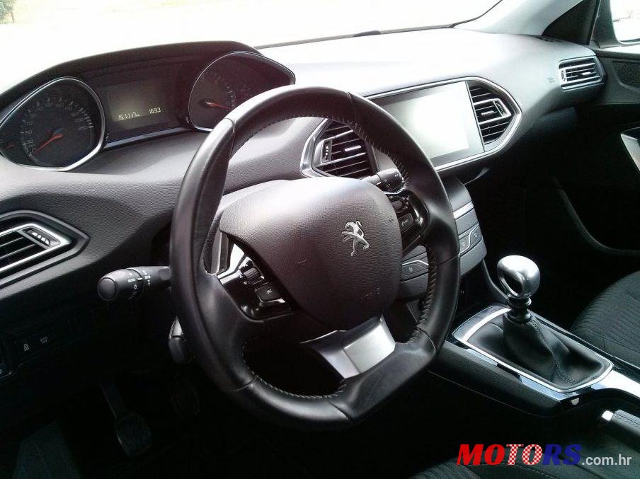 2015' Peugeot 308 Sw photo #3