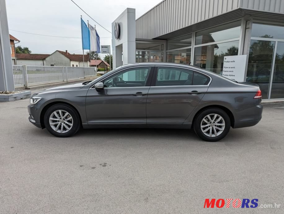 2015' Volkswagen Passat photo #5