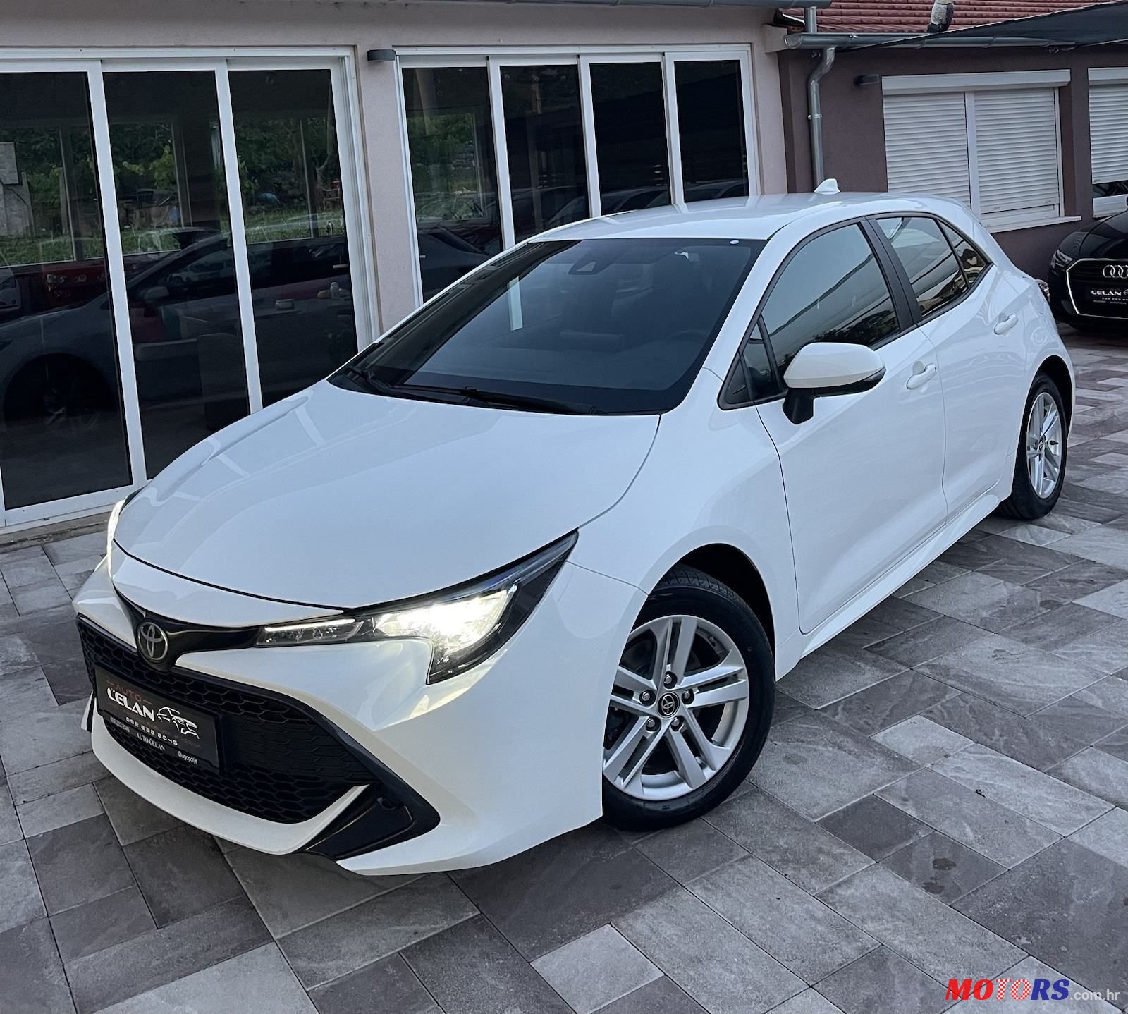 2019' Toyota Corolla 1,2 Turbo photo #2