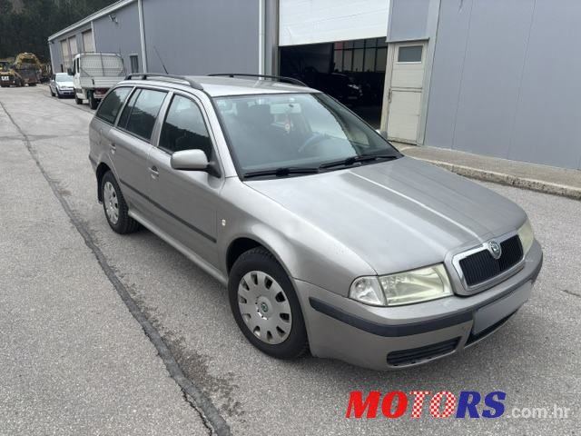 2008' Skoda Octavia Combi photo #2