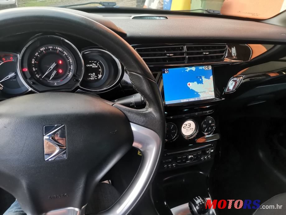 2013' Citroen DS3 photo #2