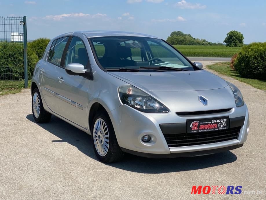 2009' Renault Clio photo #3