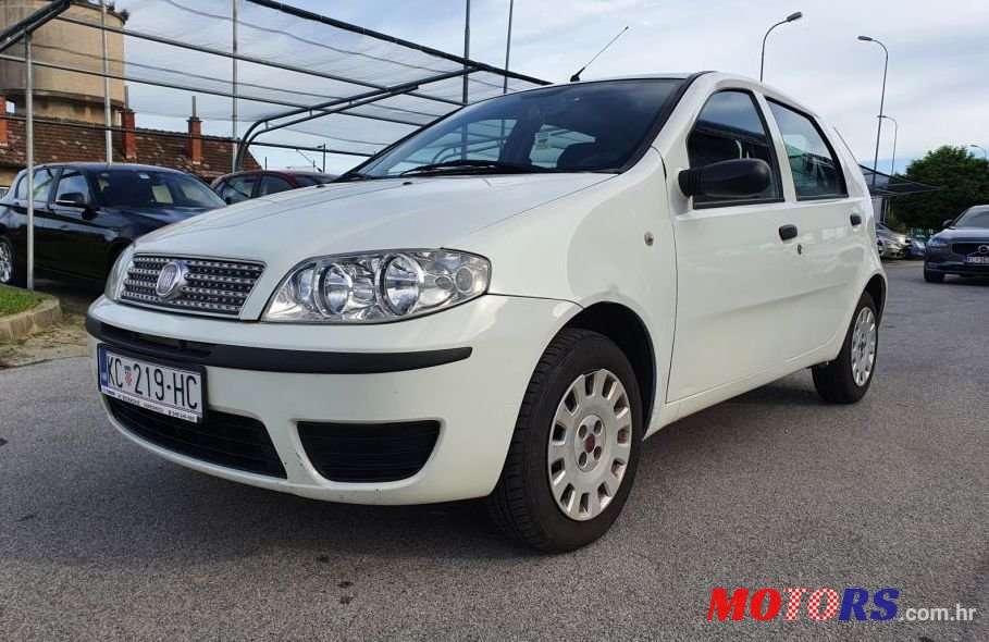 2009' Fiat Punto 1,2 photo #1