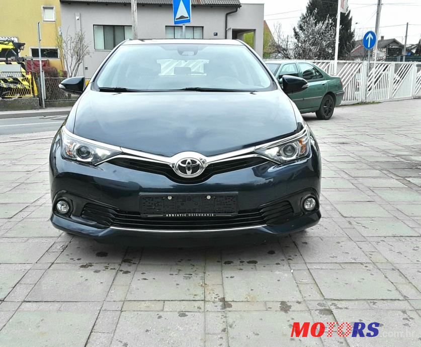 2016' Toyota Auris 1,6 photo #1