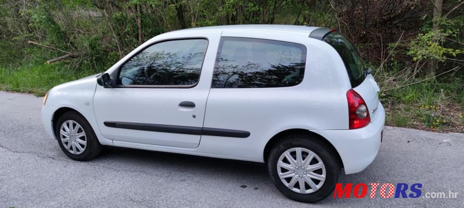 2008' Renault Clio 1,5 Dci photo #1