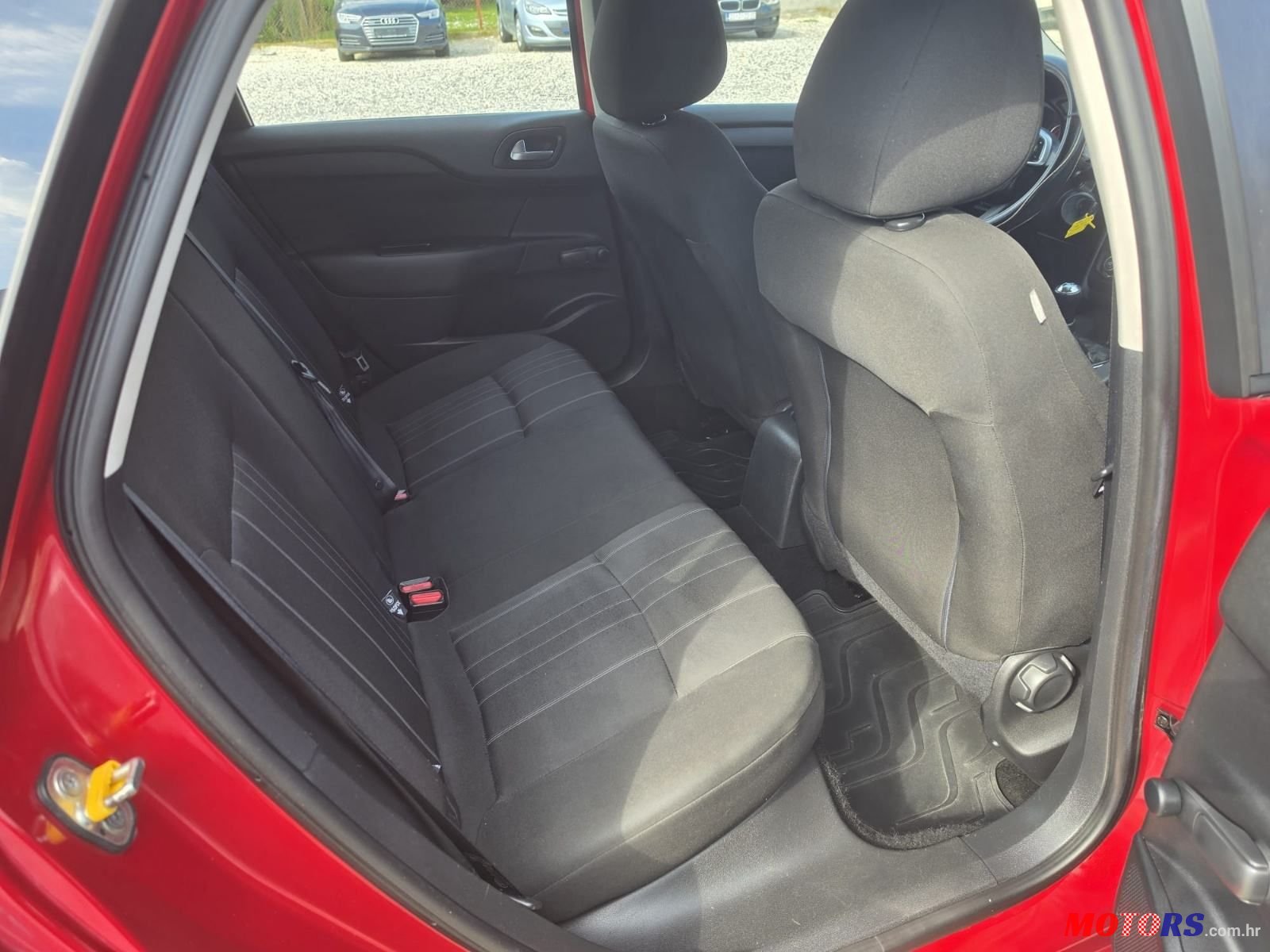 2011' Citroen C4 1,6 Hdi photo #4