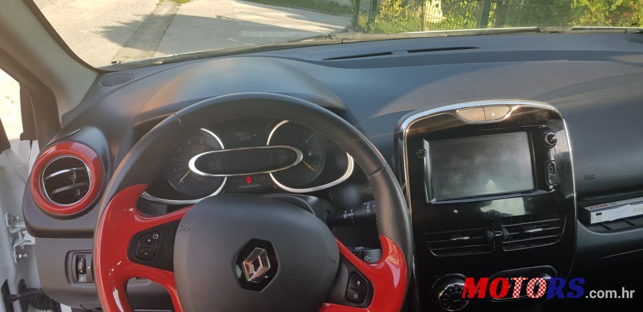 2013' Renault Clio photo #5