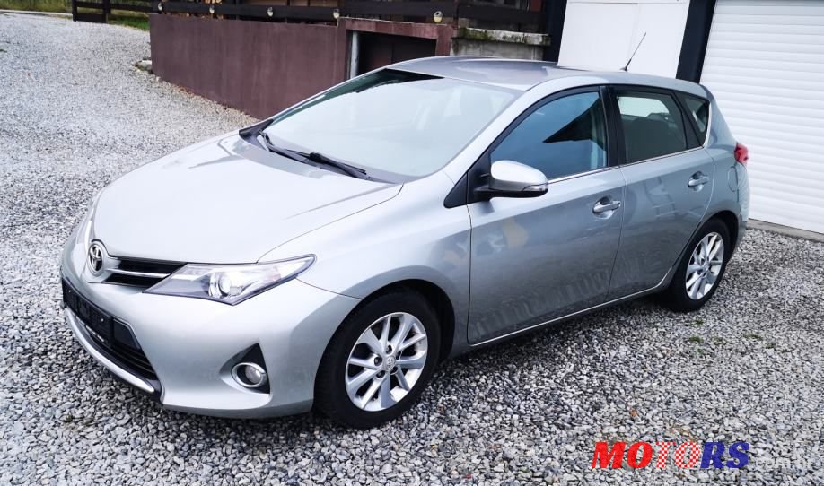 2013' Toyota Auris 2,0 D-4D photo #5