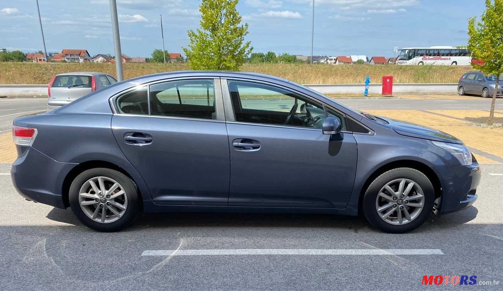 2010' Toyota Avensis 1,6 photo #4