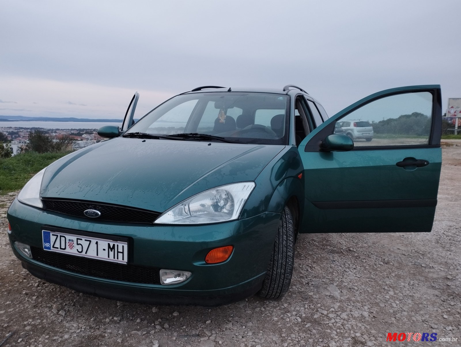 2000' Ford Focus photo #5