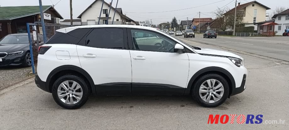 2020' Peugeot 3008 1,5 Bluehdi photo #3