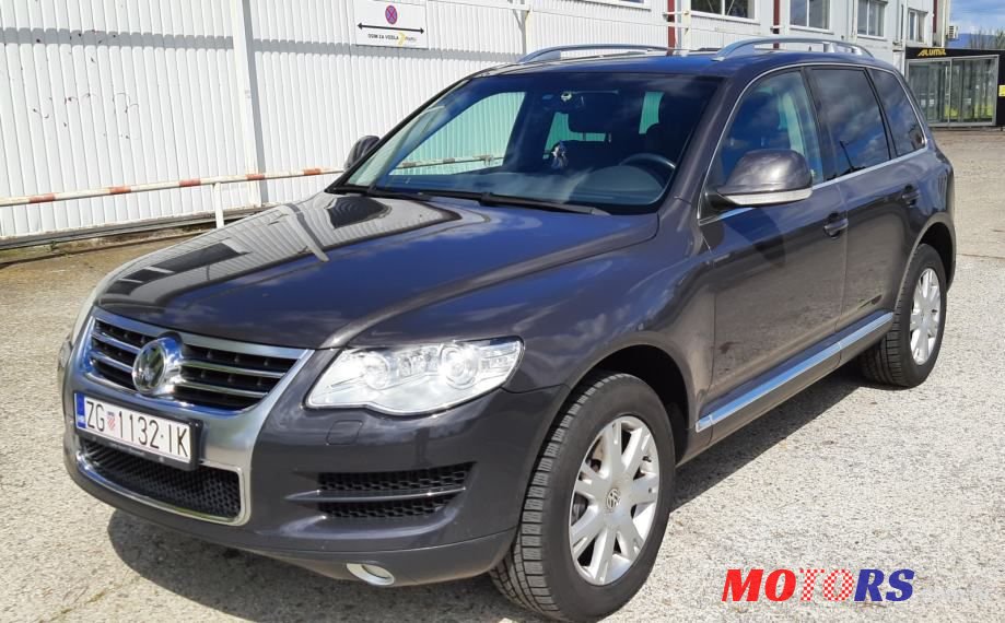 2007' Volkswagen Touareg photo #1