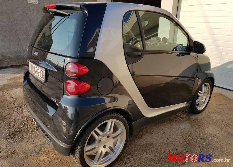 2009' Volkswagen Passat Variant photo #1