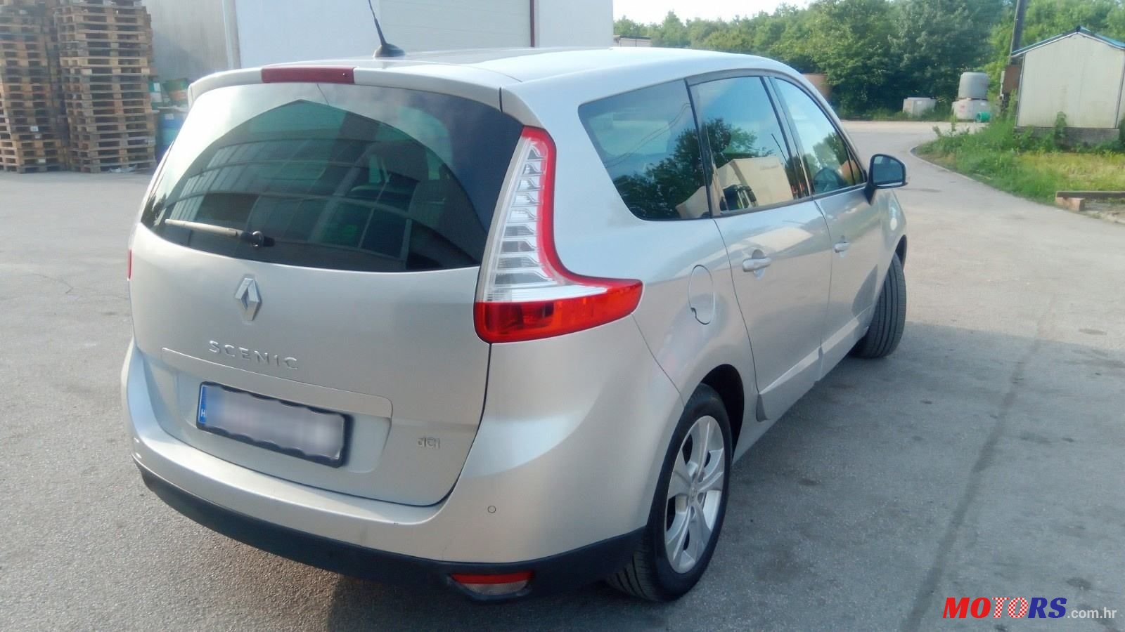 2011' Renault Grand Scenic 1.6 Dci photo #3