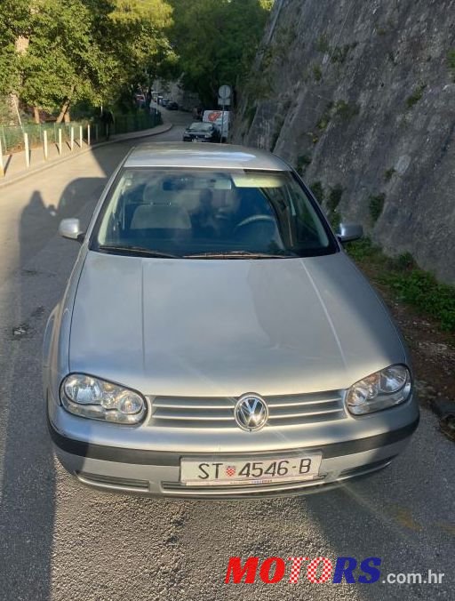 2001' Volkswagen Golf IV 1,9 Tdi photo #1