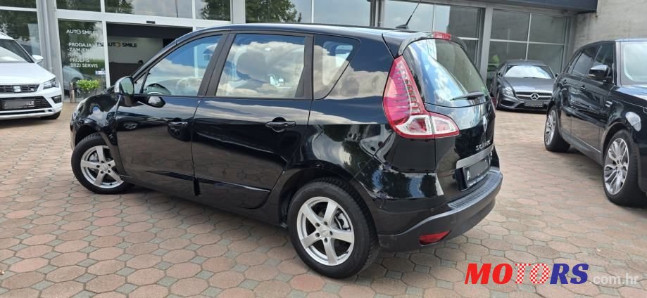 2011' Renault Scenic 1,5 Dci photo #5