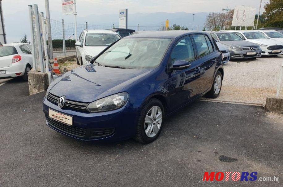 2010' Volkswagen Golf VI 1,6 Tdi photo #1