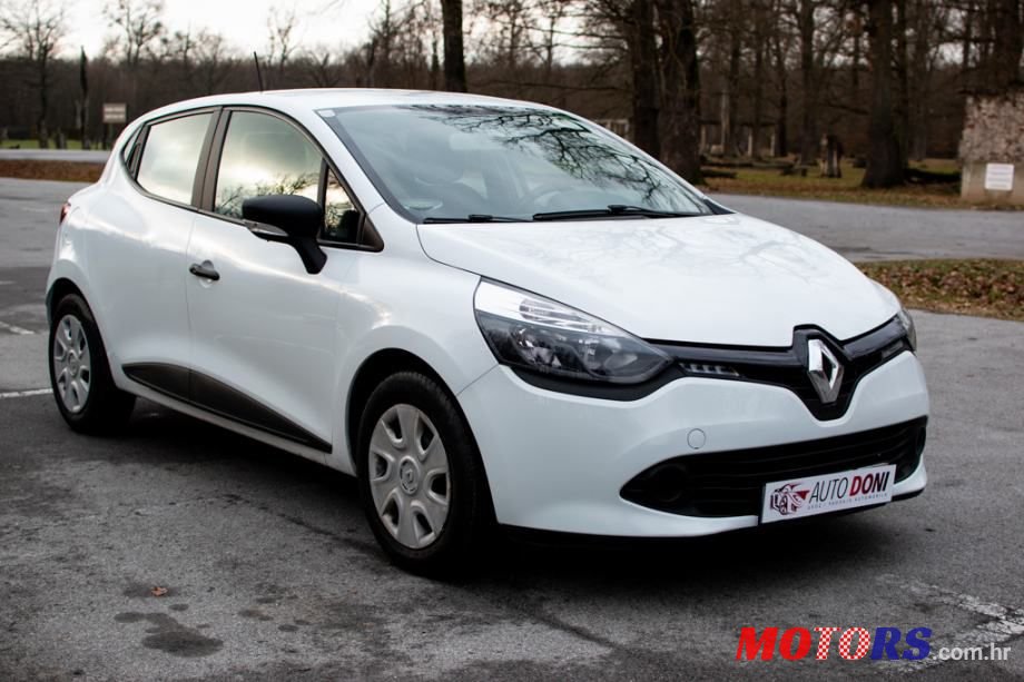 2014' Renault Clio photo #1