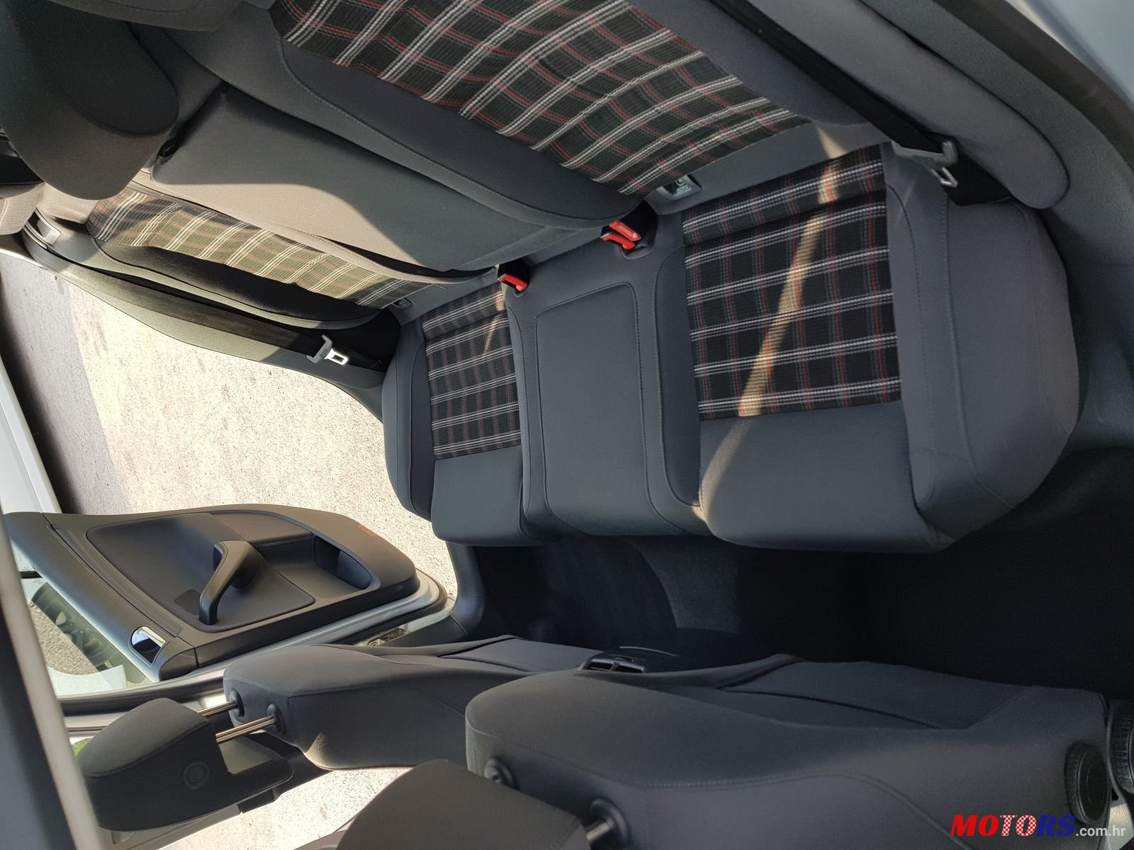 2005' Volkswagen Golf V photo #2