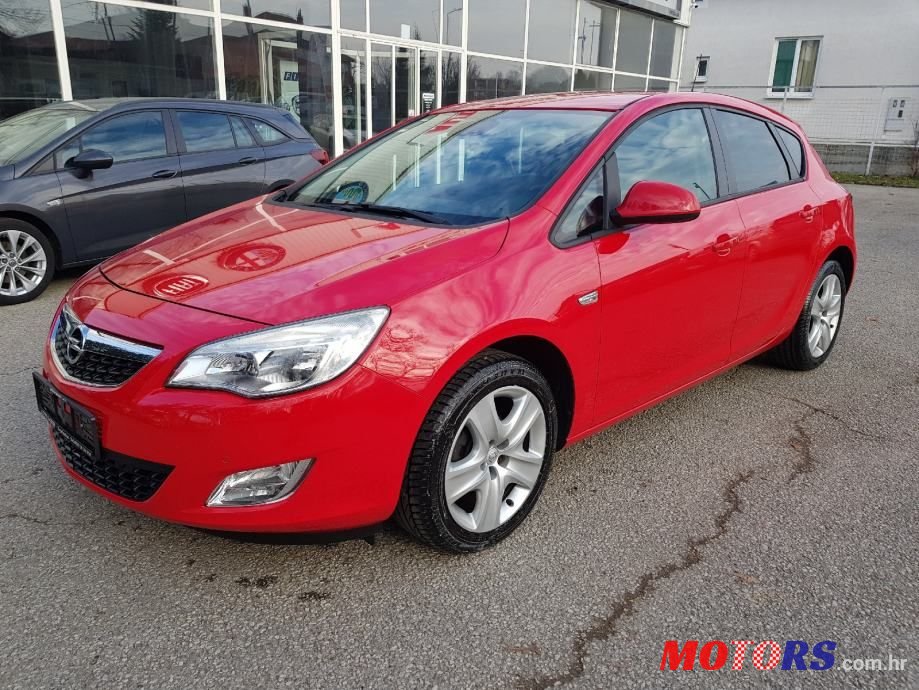 2011' Opel Astra 1,4 16V photo #1