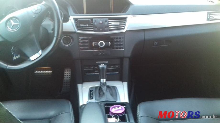 2010' Mercedes-Benz E 220 AMG Line photo #7