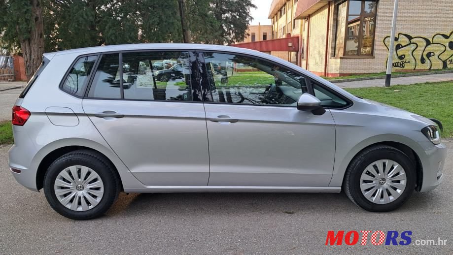 2014' Volkswagen Golf Sportsvan photo #4