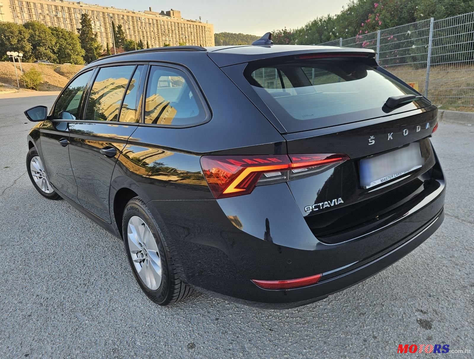 2023' Skoda Octavia Combi photo #3