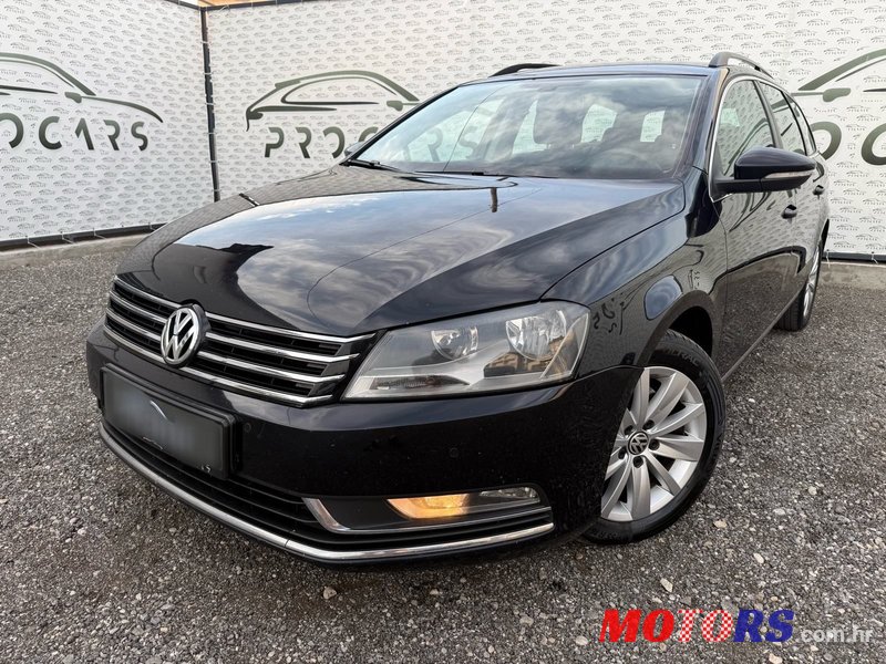 2012' Volkswagen Passat Variant photo #3