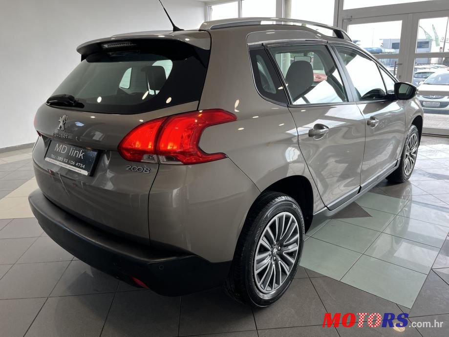 2014' Peugeot 2008 1,2 Vti photo #4