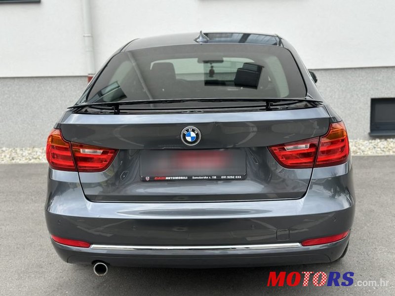 2015' BMW Serija 3 318D photo #6
