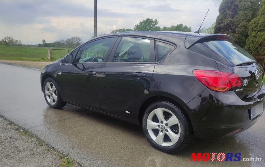 2010' Opel Astra 1,7 Cdti photo #6