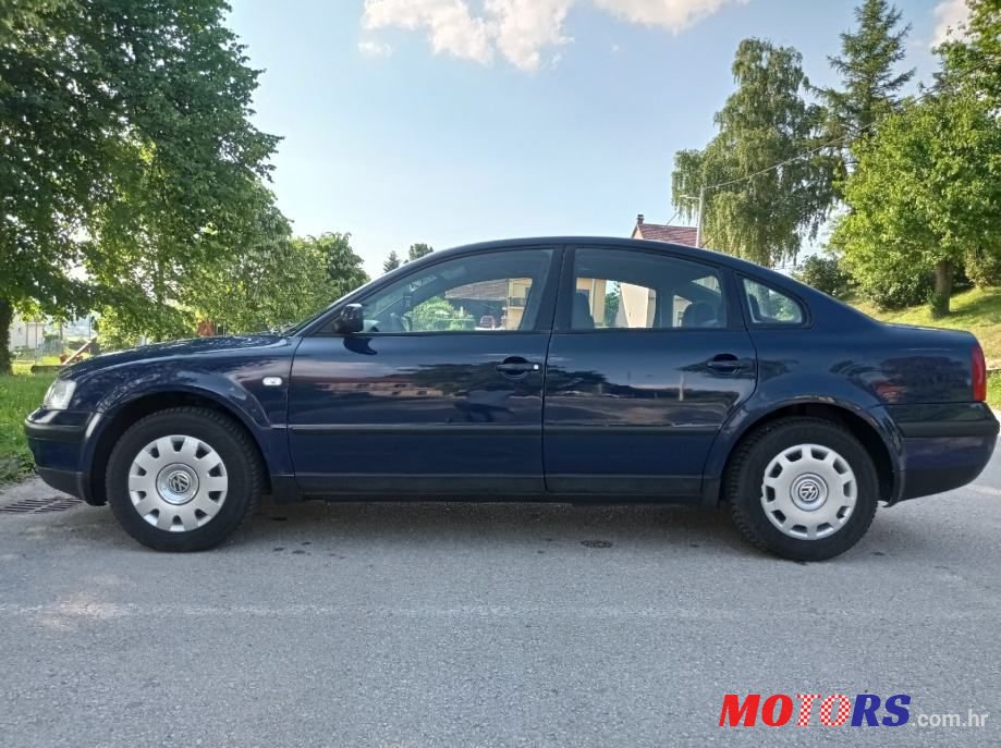 2000' Volkswagen Passat photo #6