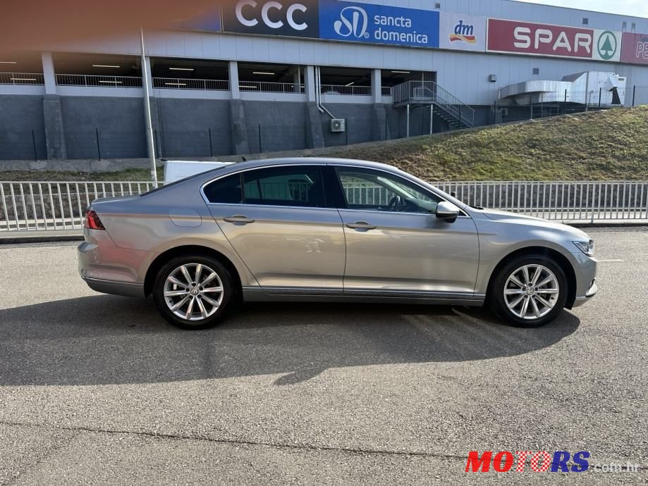 2016' Volkswagen Passat photo #5