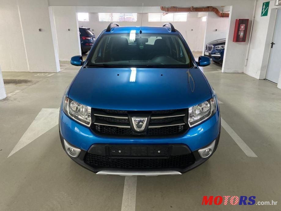 2015' Dacia Sandero photo #2